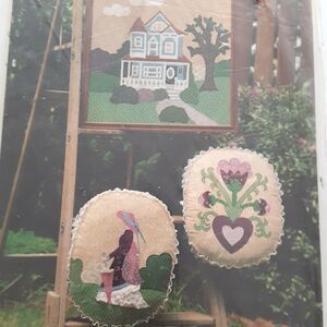 Vintage 1982 V.I.P. Applique Sewing Pattern #P-508 Victoriana pillows